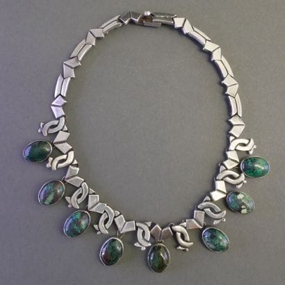 SILVER NECKLACE (min 800/°°) with fancy links...