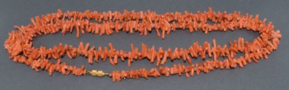 FALLING HORN branch, metal screw clasp.
Length:...