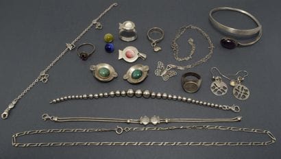 LOT OF SILVER (925/°°) composed of several...