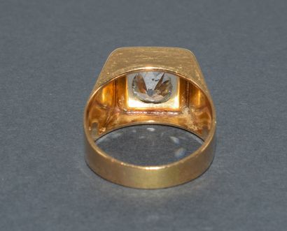 CHEVALIERE in 18k (750/°°) yellow gold set...