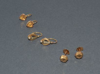 LOT in 18k (750/°°) yellow gold consisting...
