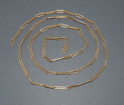 CHAIN in 18k (750/°°) yellow gold, rectangular...