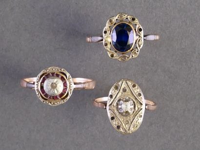SET OF 3 VINTAGE RINGS in 18k yellow gold...