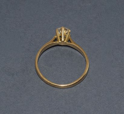 BAGUE SOLITAIRE or jaune 18K (750/°°) centrée...