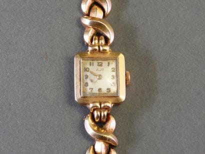 TISSOT
LADIES' WATCH in 18k yellow gold (750/°°),...
