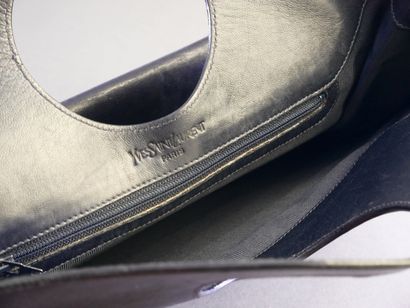 YVES SAINT LAURENT Vintage
Midnight blue...