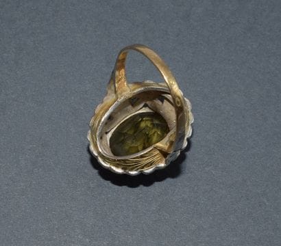 18K yellow gold (750/°°) RING set with a...