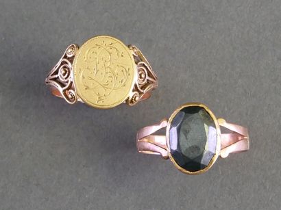 SET OF 2 VINTAGE RINGS in 18k yellow gold...
