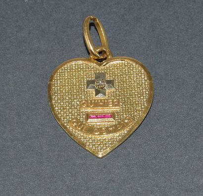 PENDENTIF en or jaune 18K (750/°°) signé...