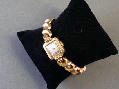 TISSOT
LADIES' WATCH in 18k yellow gold (750/°°),...