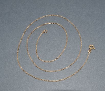 CHAINE en or jaune 18K (750/°°) maille forçat.
Longueur...