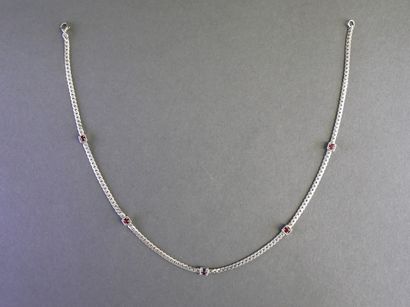 COLLIER RAS DE COU en argent (min 800/°°)...