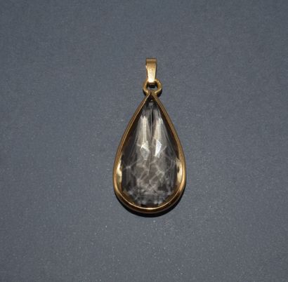 PENDENTIF or jaune 18K (750/°°) orné d’un...