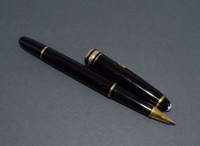 MONTBLANC
SET including a 14k gold fountain...