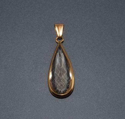 PENDENTIF or jaune 18K (750/°°) orné d’un...