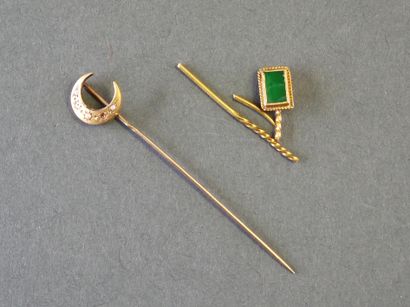 18k gold (750/°°) TIE PIN adorned with a...