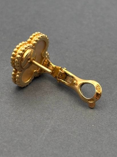 VAN CLEEF ARPELS
PAIR OF EARRINGS in 18k...