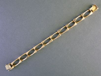 BRACELET en or jaune 18k (750/°°) composé...