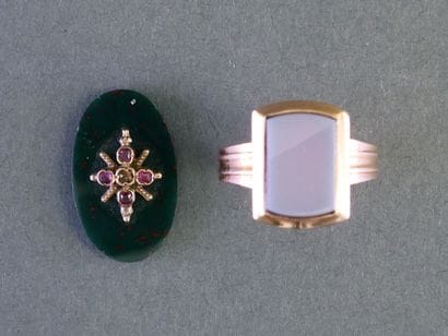 CHARMING SIGNET RING in 18k rose gold (750/°°)...