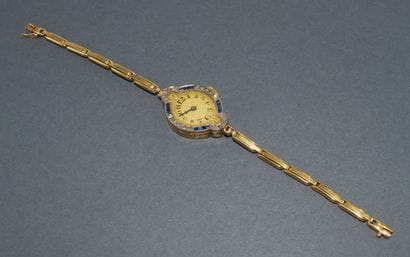 18K rose gold (750/°°) watch with a satin-finished,...