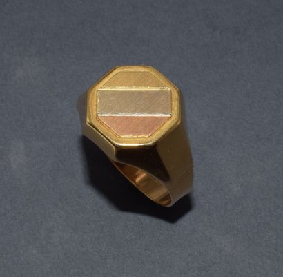BAGUE CHEVALIERE en or jaune 18K (750/°°)...