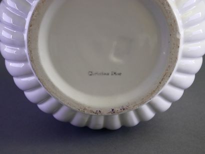 CHRISTIAN DIOR
White porcelain planters.
H....