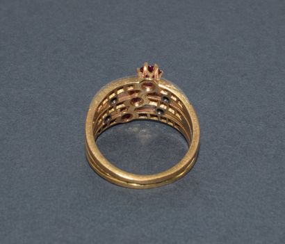 BAGUE or jaune 18K (750/°°) trilogie d’anneaux...