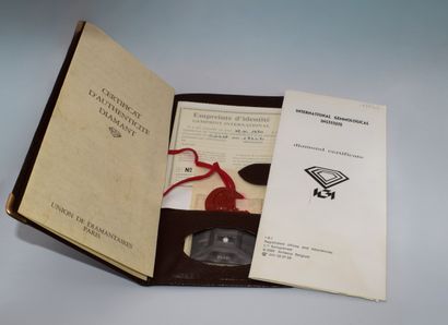 DIAMANT SOUS SCELLE muni de son certificat...