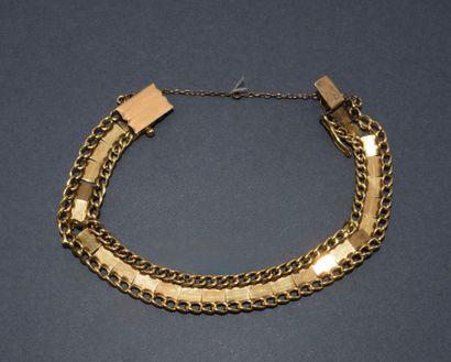 BRACELET en or jaune 18K (750/°°) maille...