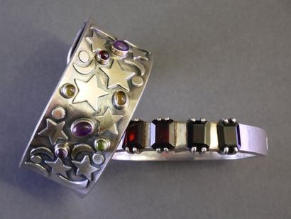 LOT DE 2 BRACELETS composé de :
- BRACELET...