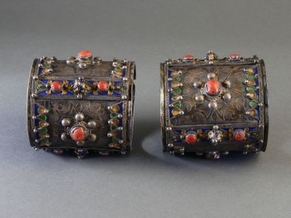 Paire de bracelets manchette Benni Yenni,...