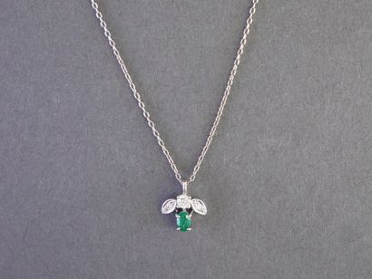 COLLIER en or gris 18k (750/°°) composé d’un...