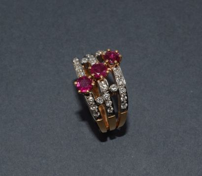 BAGUE or jaune 18K (750/°°) trilogie d’anneaux...