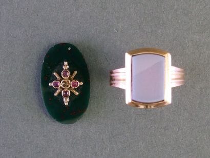 CHARMING SIGNET RING in 18k rose gold (750/°°)...