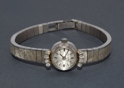 OMEGA
LADIES' WATCH in 18K white gold (750/°°)...