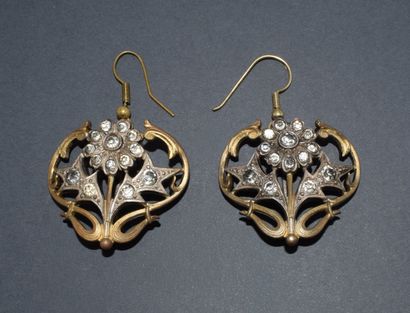 Paire de BOUCLES D'OREILLES Art Nouveau en...