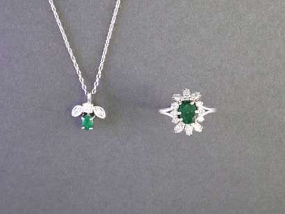 COLLIER en or gris 18k (750/°°) composé d’un...