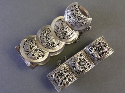 LOT DE DEUX BRACELETS en argent (min 800/°°)...