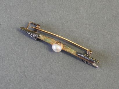 BROCHE en or 18k (750/°) et argent (min 800/°°)...