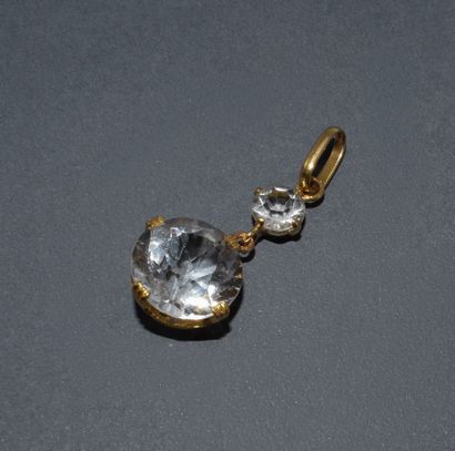 PENDENTIF or jaune 18K (750/°°) orné de 2...