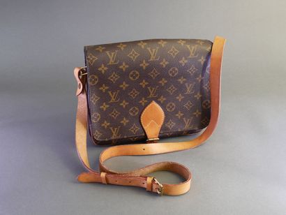 LOUIS VUITTON
21 cm “Cartouchière” bag in...