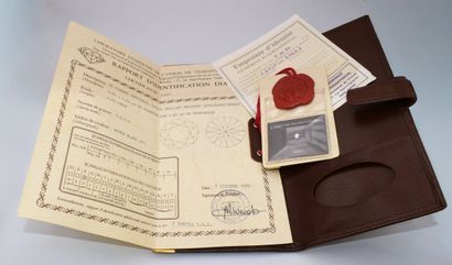 DIAMANT SOUS SCELLE muni de son certificat...