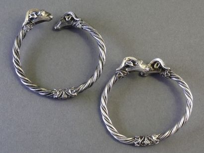 LOT DE 2 BRACELETS rigides ouvrants en argent...