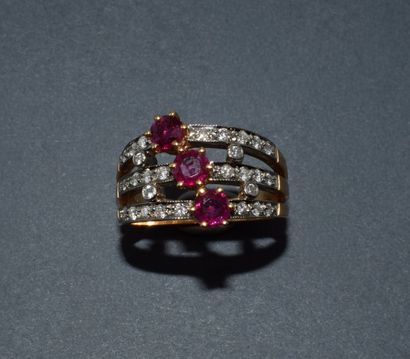 BAGUE or jaune 18K (750/°°) trilogie d’anneaux...