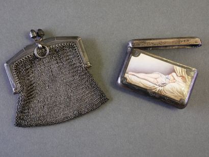 ETUI A ALLUMETTES en argent à décor érotique...