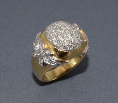 BAGUE JONC en or jaune 18k (750/°°) centrée...
