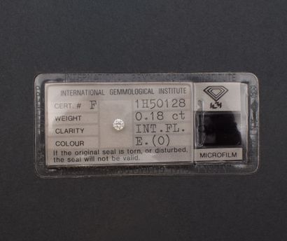 LOT de 2 DIAMANTS
DIAMANT SOUS BLISTER muni...