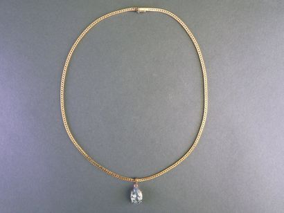 COLLIER en or jaune 18k (750/°°) composé...