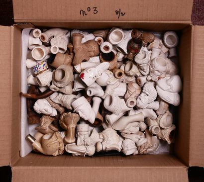 Lot of black, red and glazed clay pipe hearths....