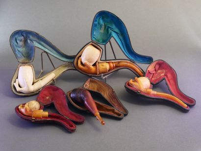 Lot of 5 carved meerschaum pipes, 4 of which...